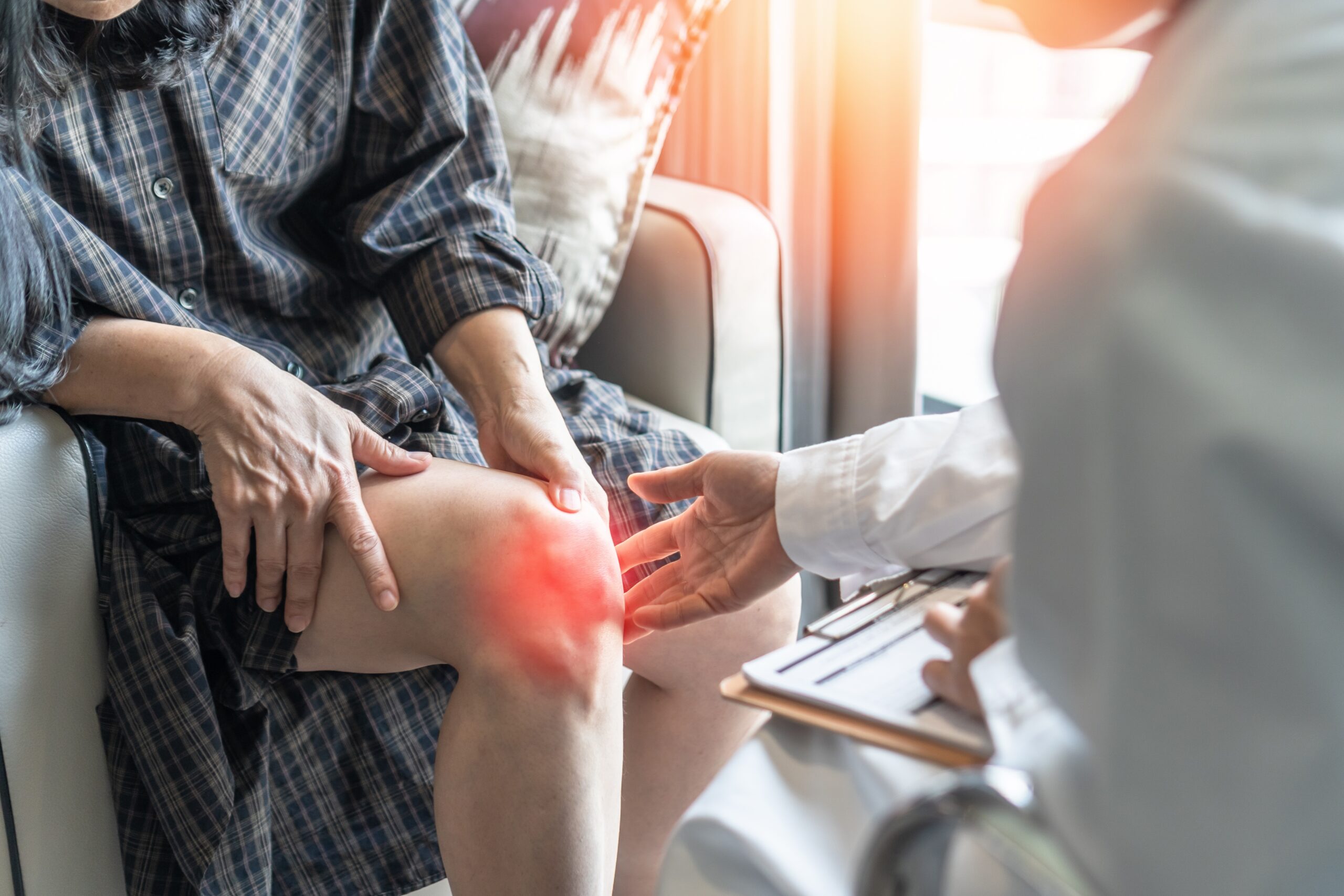 Person who has gout in their knee