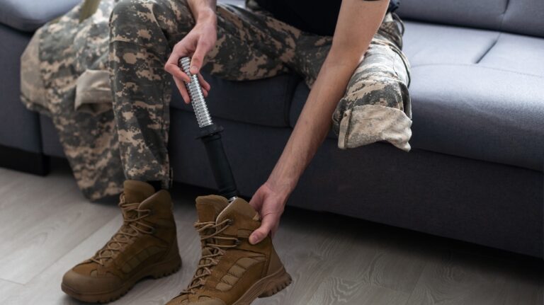 Veteran with artificial prosthetic leg